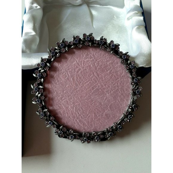 Dazzlers Collectibles Decorative Round  Picture Frame  Size 4 in  - Picture 4 of 5